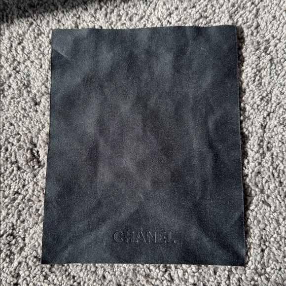 CHANEL Quilted Sunglass Case & Cleaning Cloth Black - Picture 13 of 15